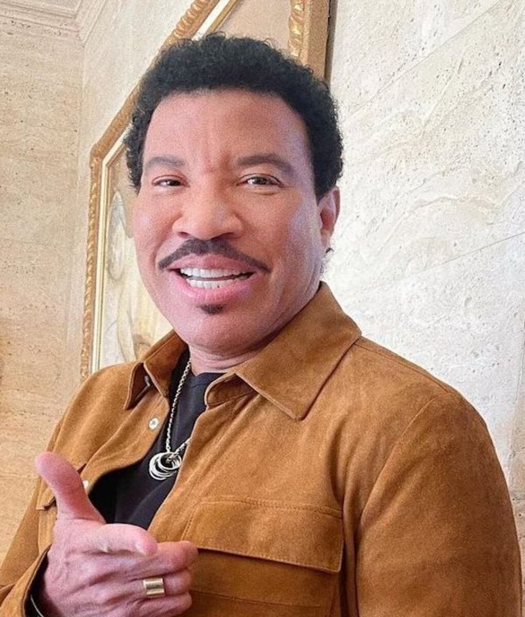 American-Idol-Lionel-Richie-Brown-Suede-Leather-Jacket