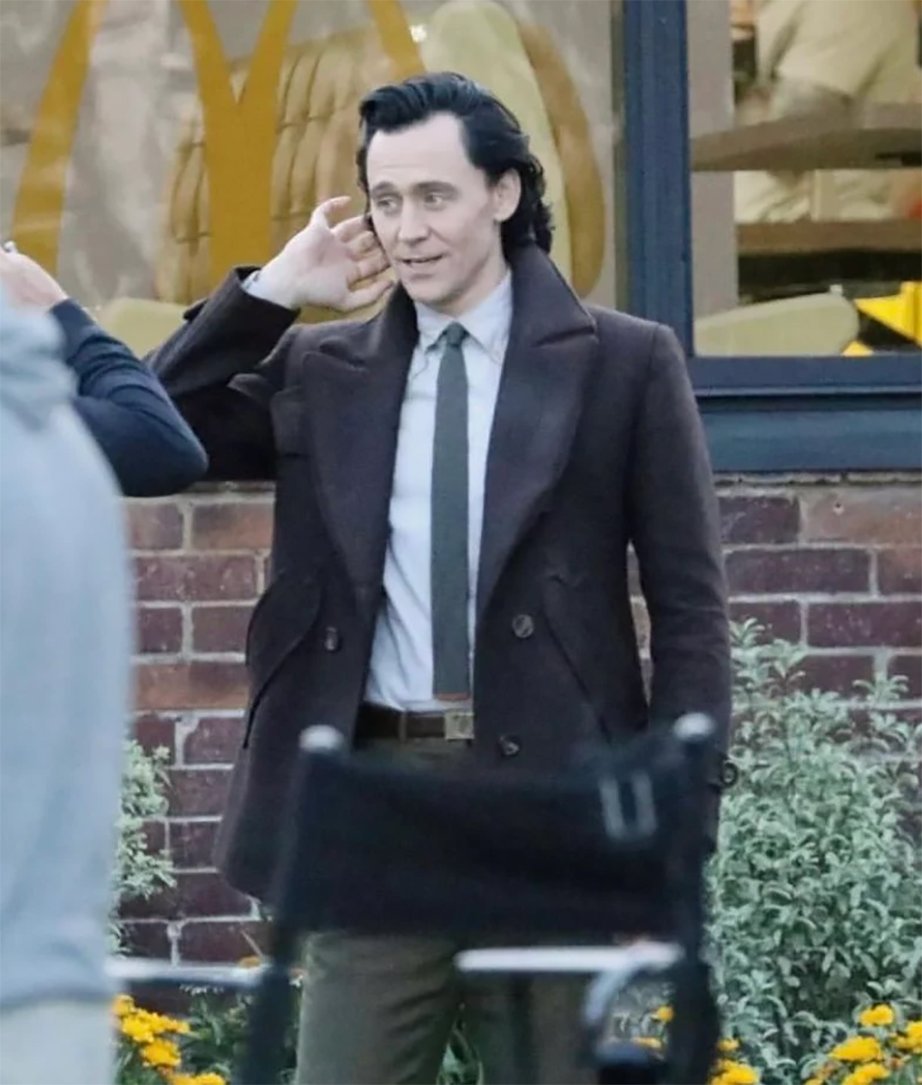 Loki-S02-Tom-Hiddleston-Peacoat-2
