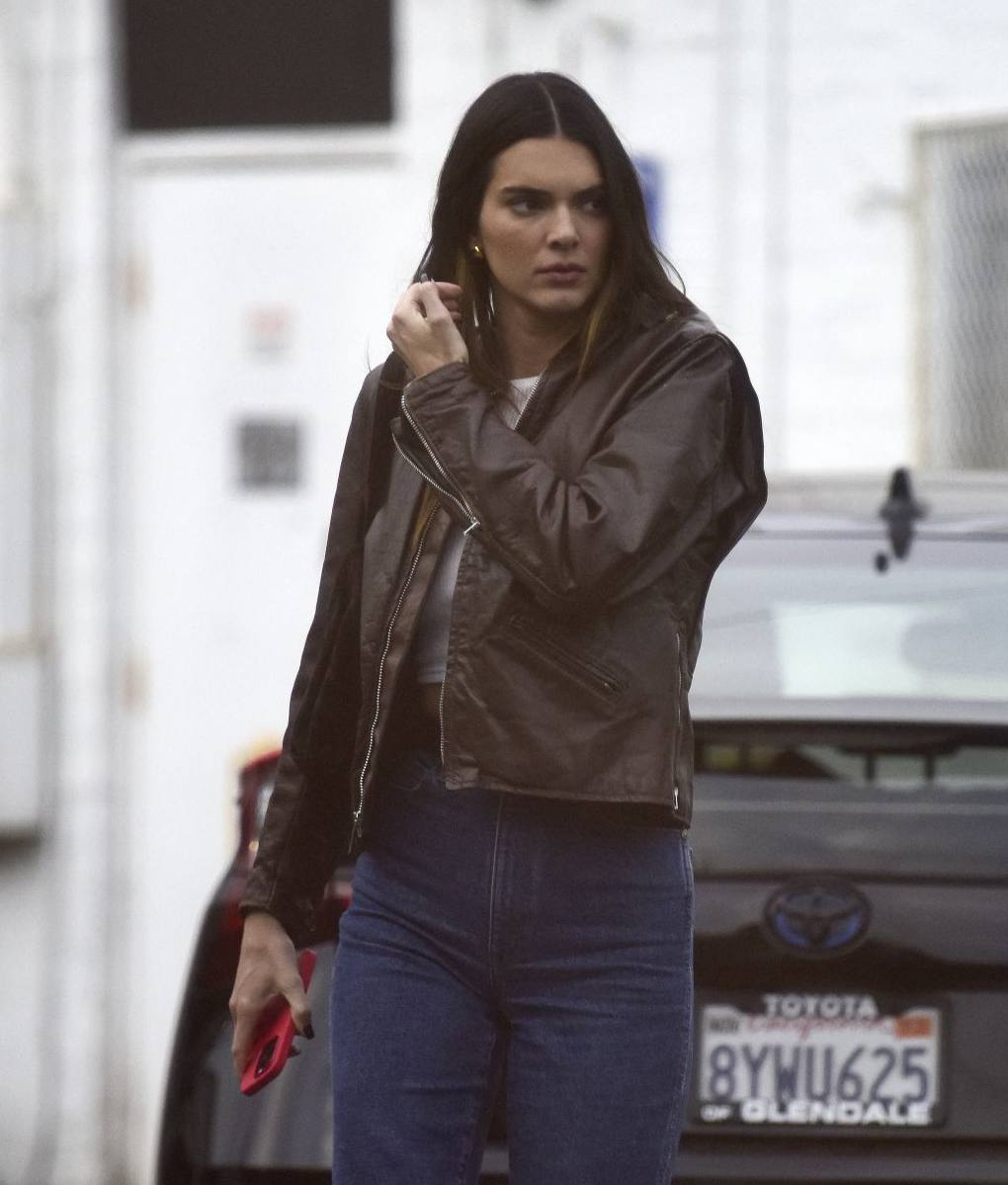 kendall-jenner-out-Leather Jacket