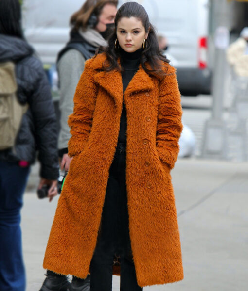 Mabel Mora Only Murders in the Building S02 Selena Gomez Fur Overcoat