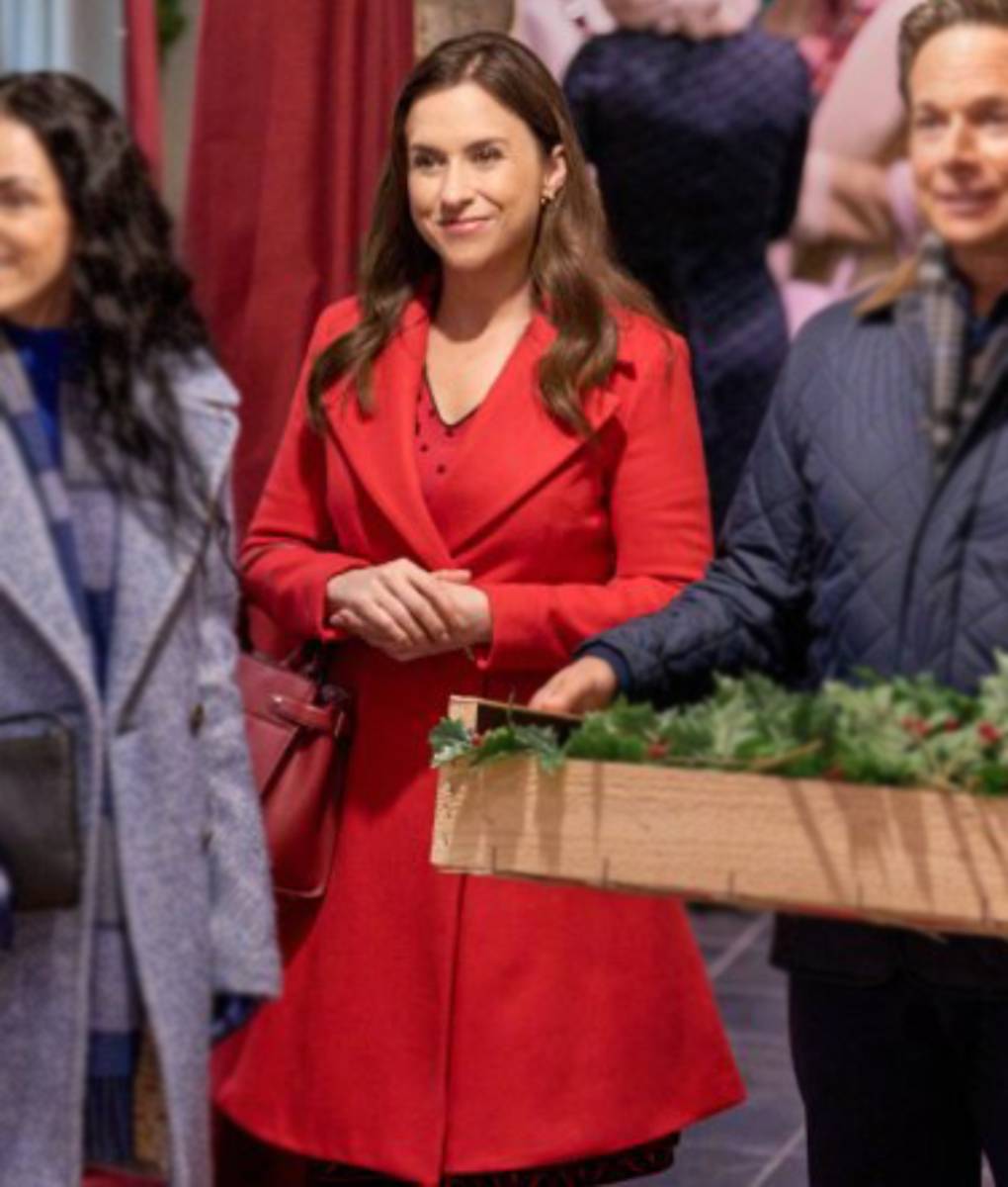 A Merry Scottish Christmas Lindsay Red Coat (1)