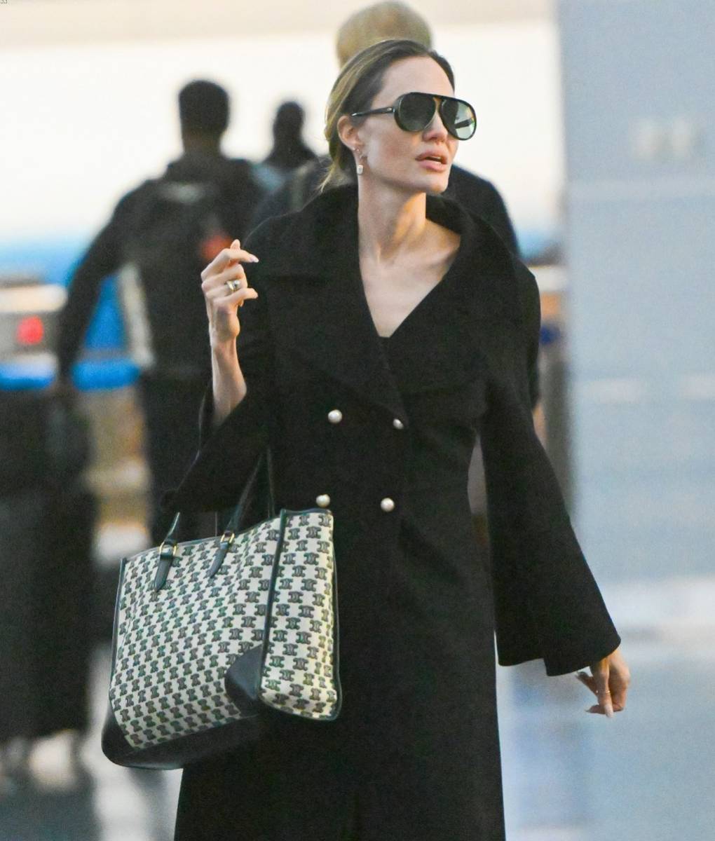 Angelina Jolie Black Coat (4)