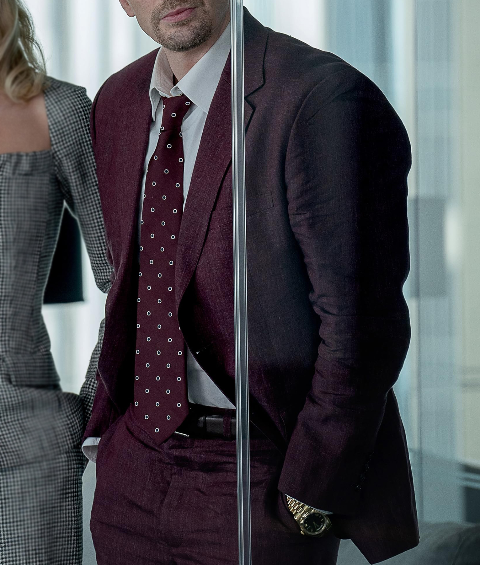 Chris Evans Pain Hustlers Burgundy Suit (2)