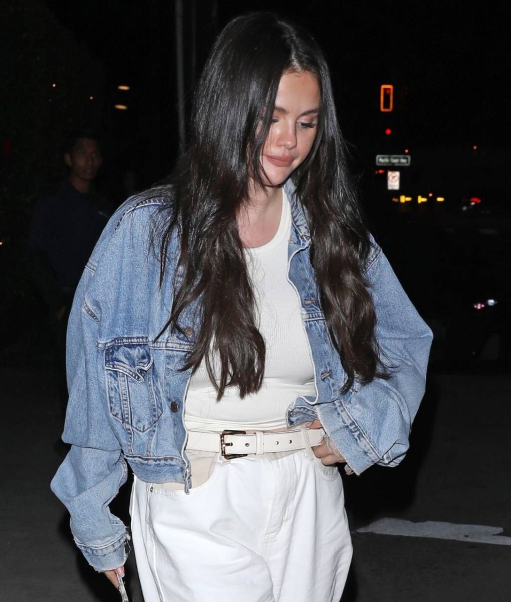 Selena Gomez Denim Crop Jacket (2)