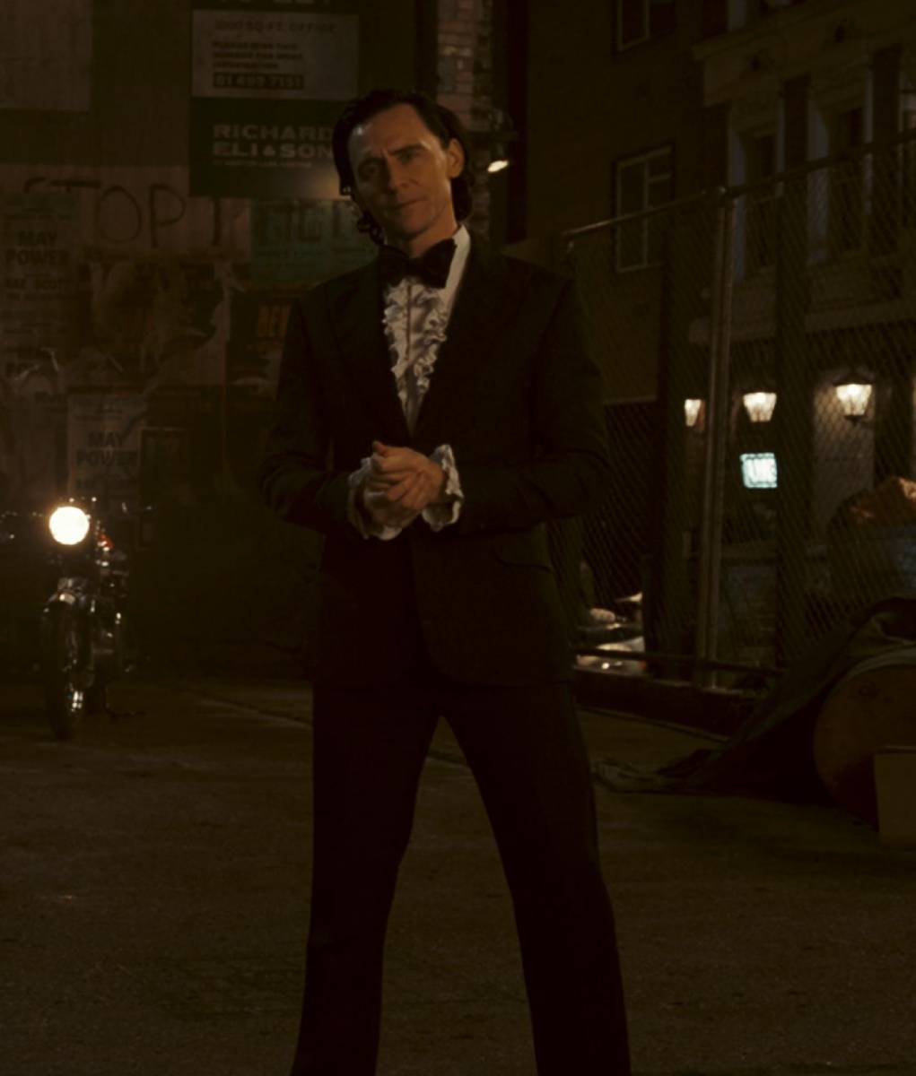 Tom Hiddleston Black Suit (3)