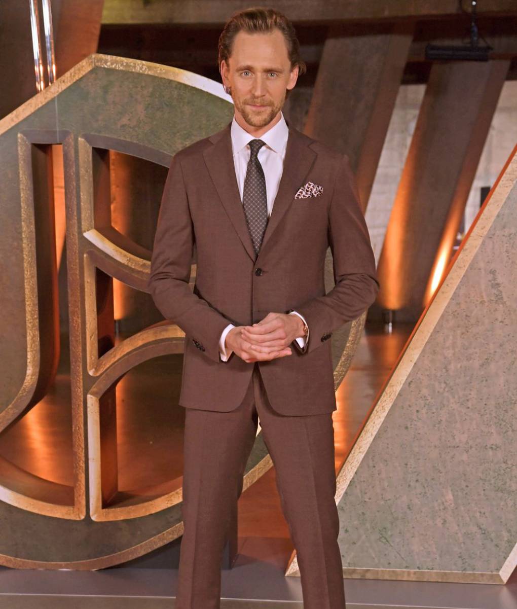 Tom Hiddleston Brown Suit (3)