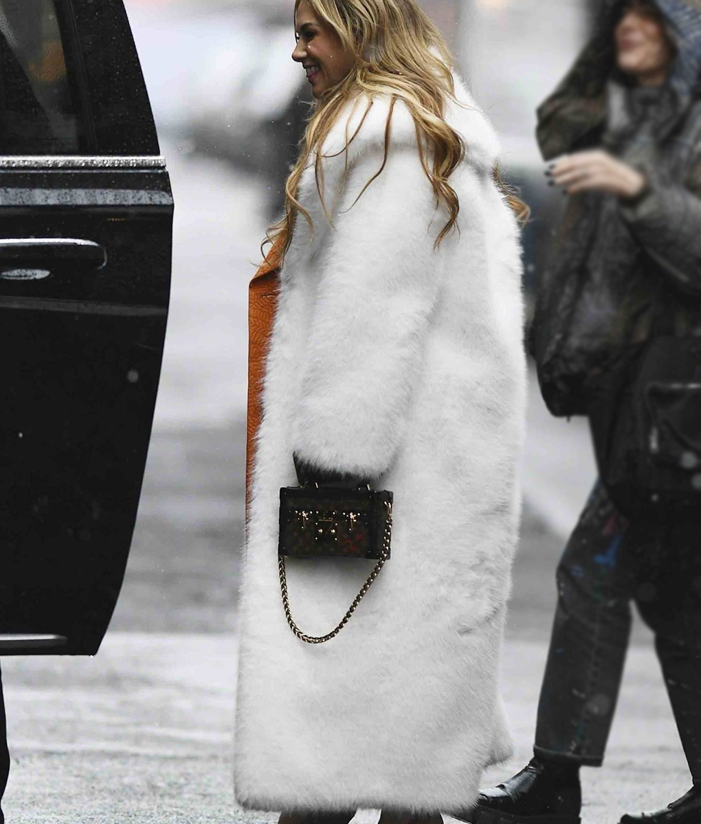 Allison Holker White Fur Coat (2)
