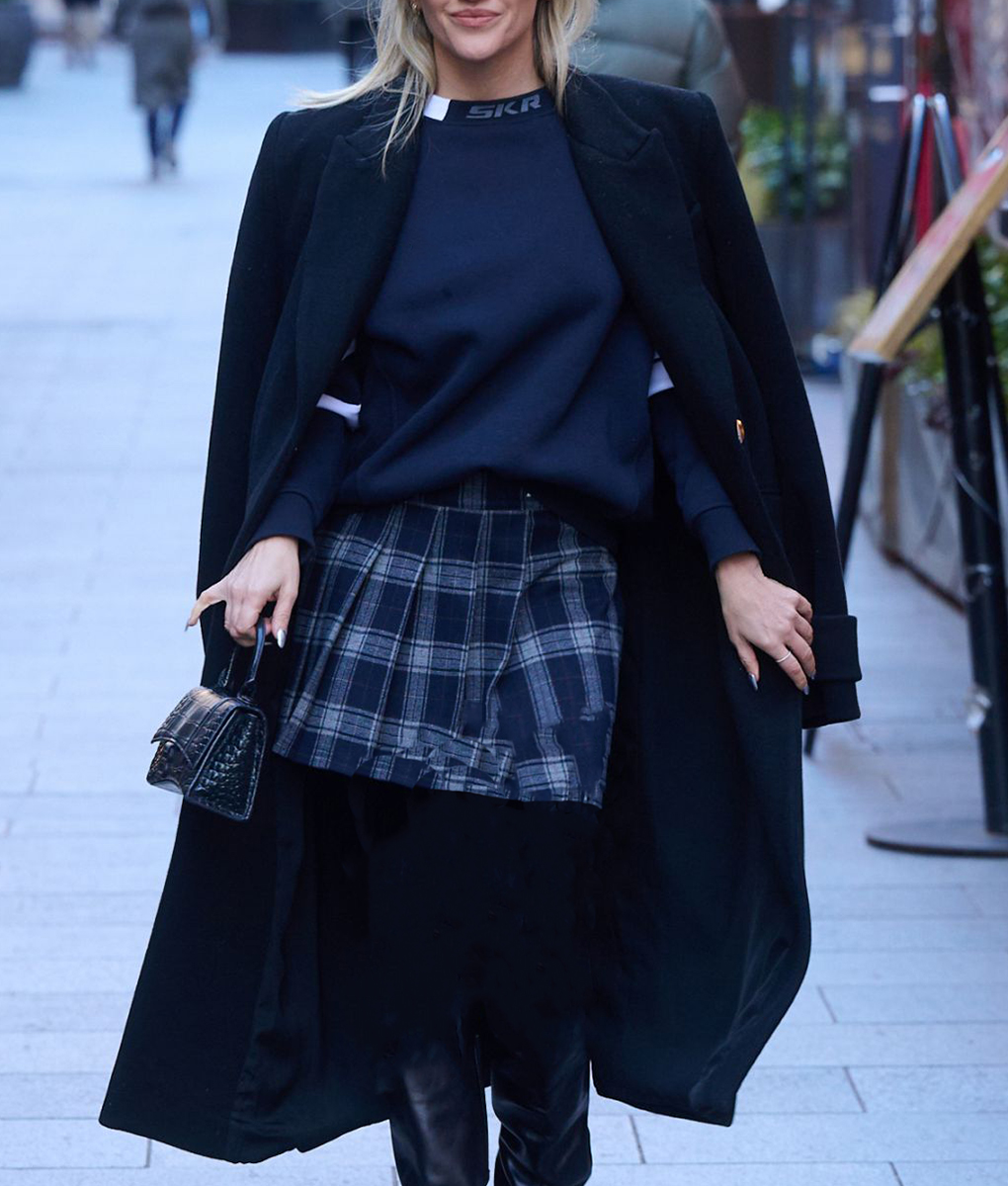 Ashley Roberts Wool Black Coat (3)