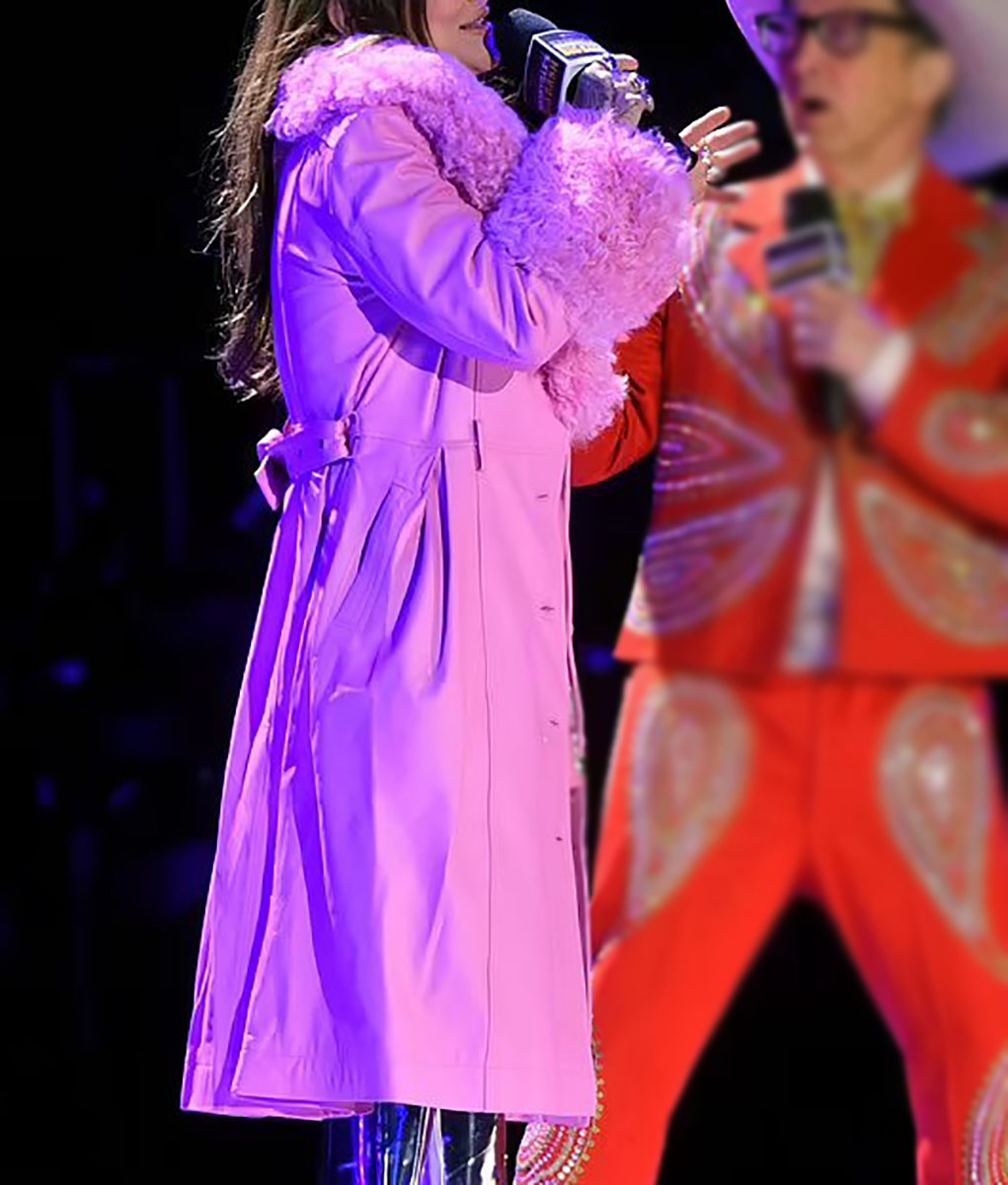 Elle King Nashville Big Bash Pink Fur Coat (2)