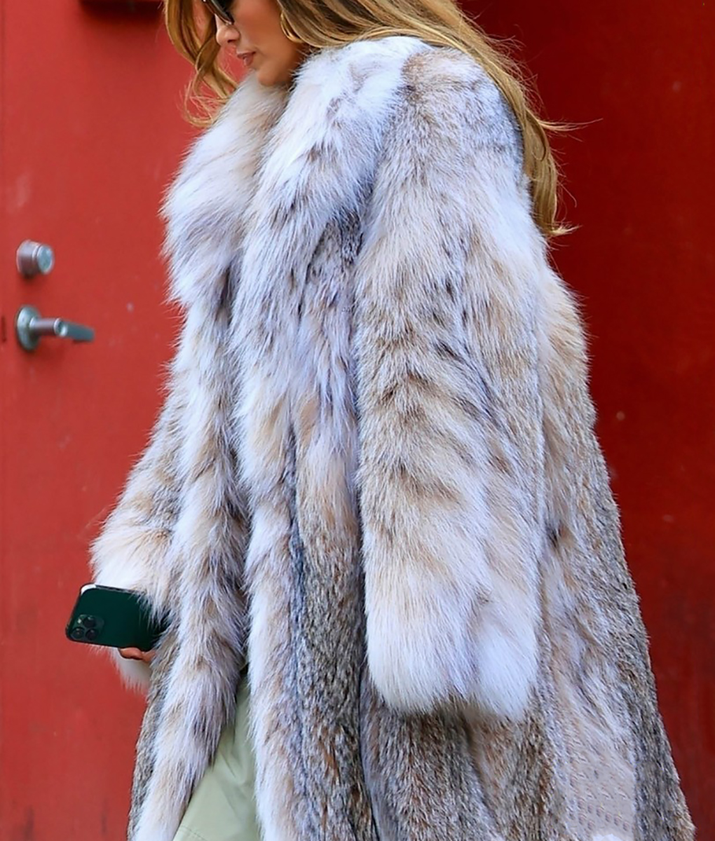 Jennifer Lopez Fur Coat (1)