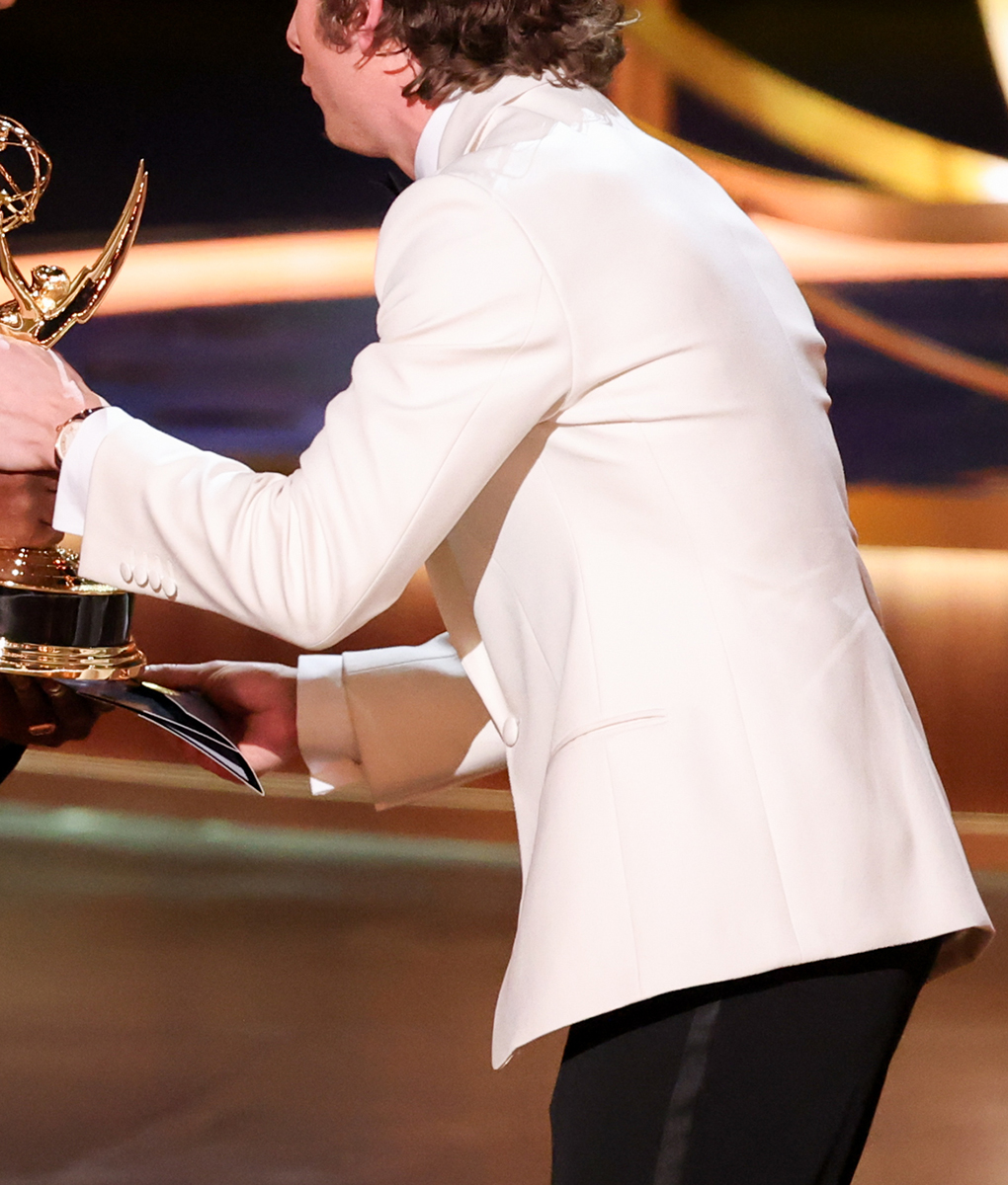 Jeremy Allen 75 Emmys Awards Blazer (1)