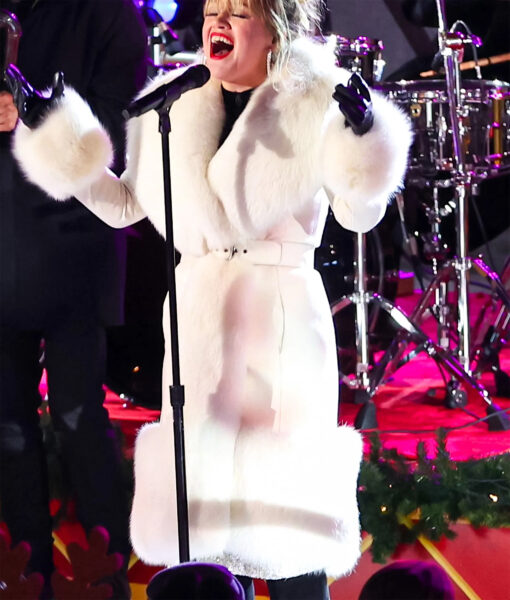 Kelly Clarkson Rockefeller Christmas Tree Fur Coat
