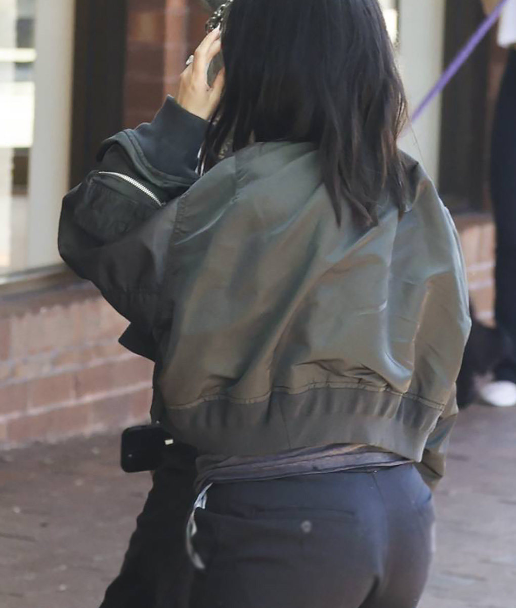 Kourtney Kardashian Green Cropped Jacket (4)