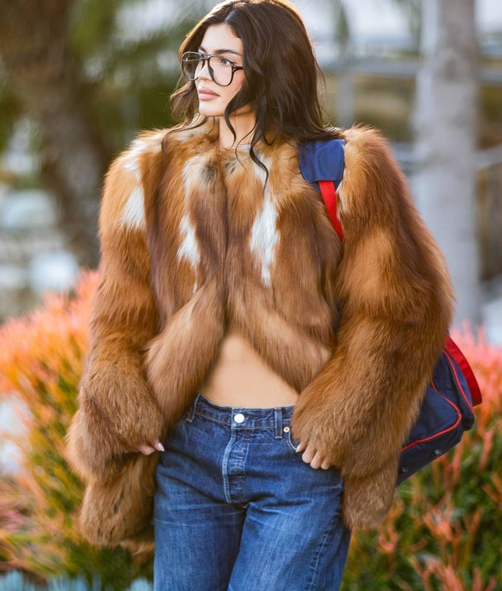 Kylie Jenner Brown Fur Coat-Kylie Jenner Fur Coat-4