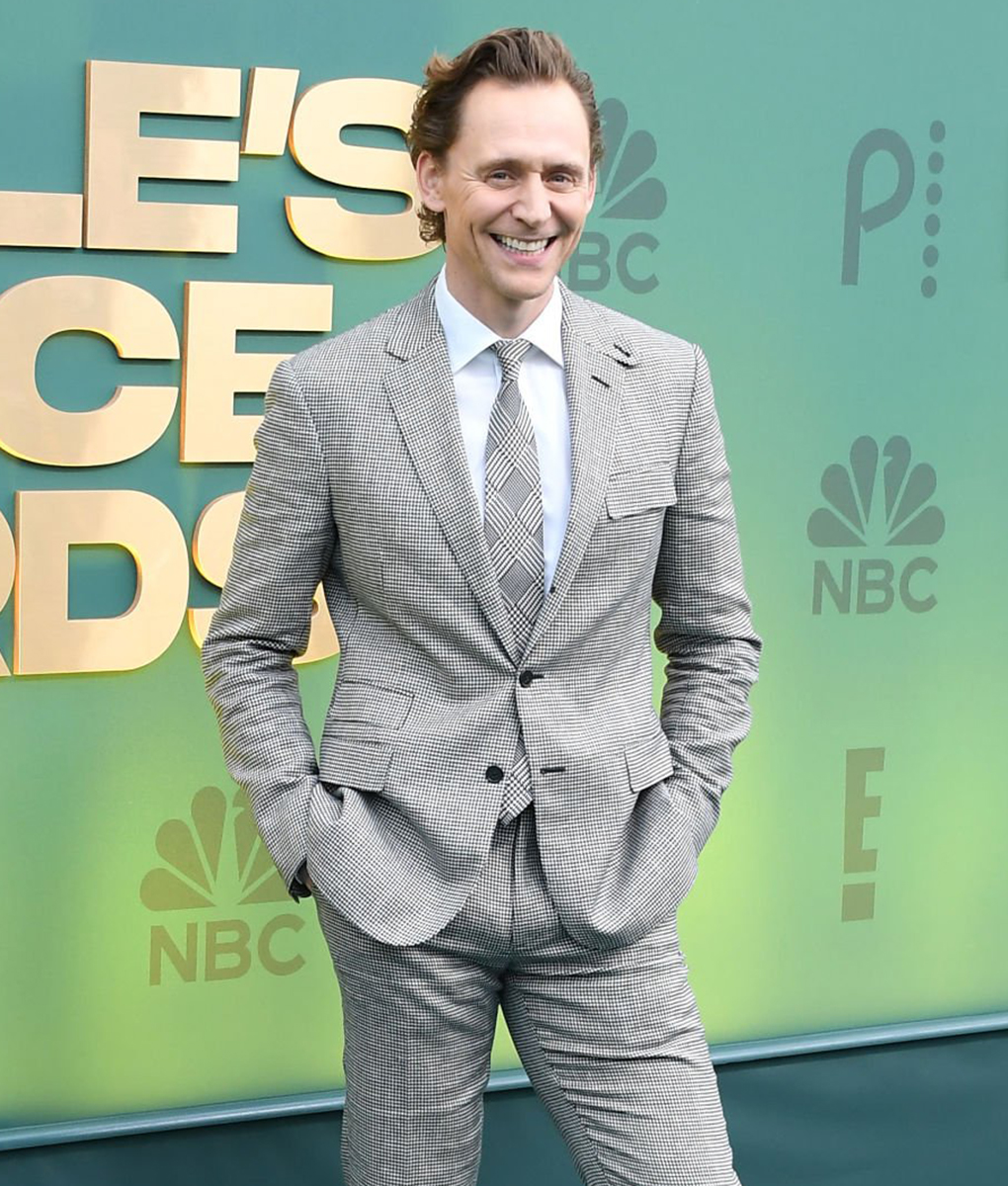 Tom Hiddleston Checkered Gray Suit (6)