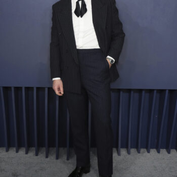 Cillian Murphy 30th Screen Actors Guild Awards Black Suit-3