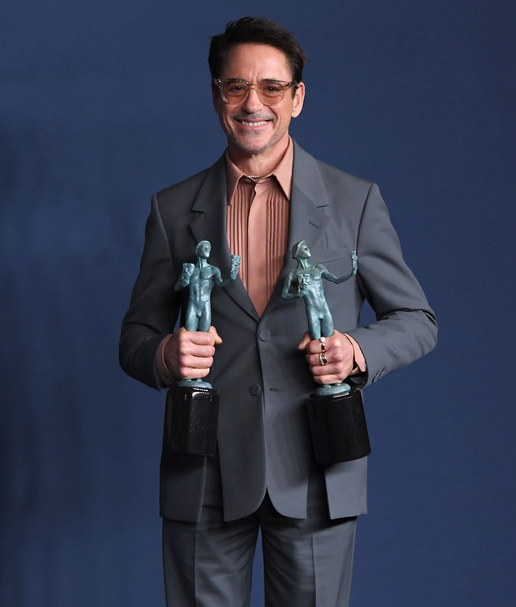 Robert Downey Jr. 30th SAG Awards Gray Blazer (3)