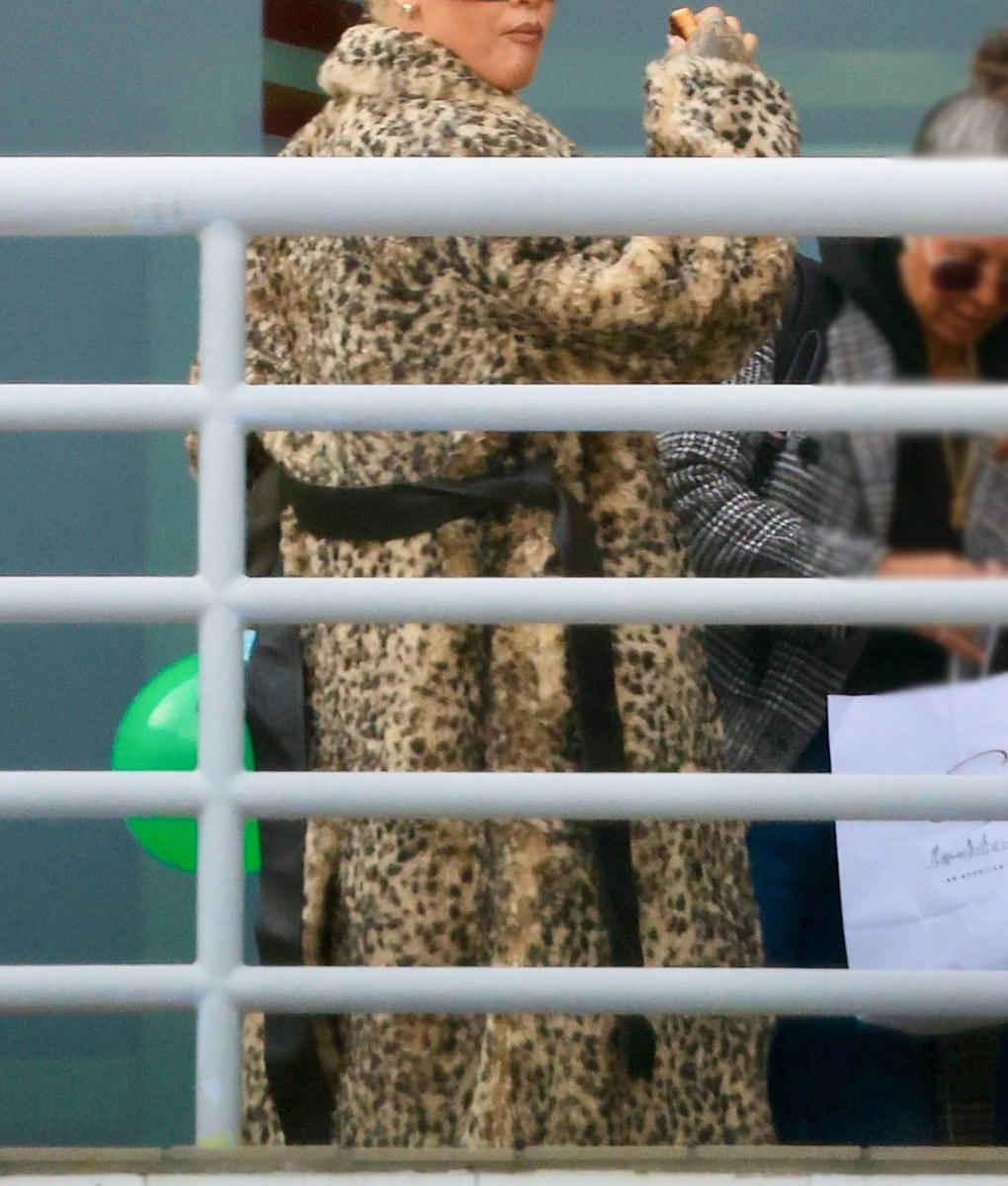 Rihanna Leopard Fur Coat (1)