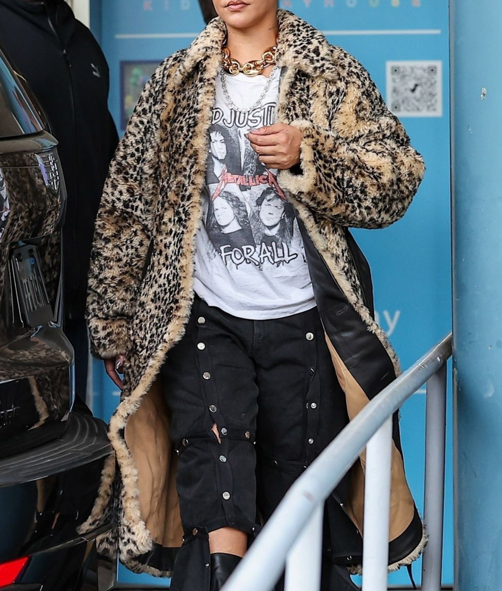 Rihanna Leopard Fur Coat (3)